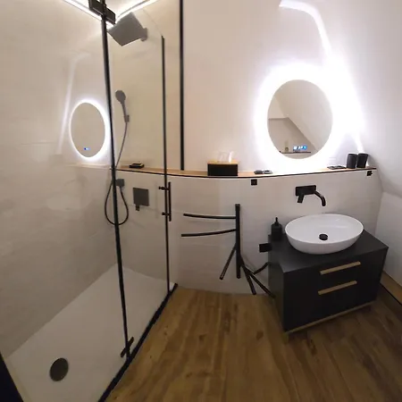 Gluecksquelle شقة *